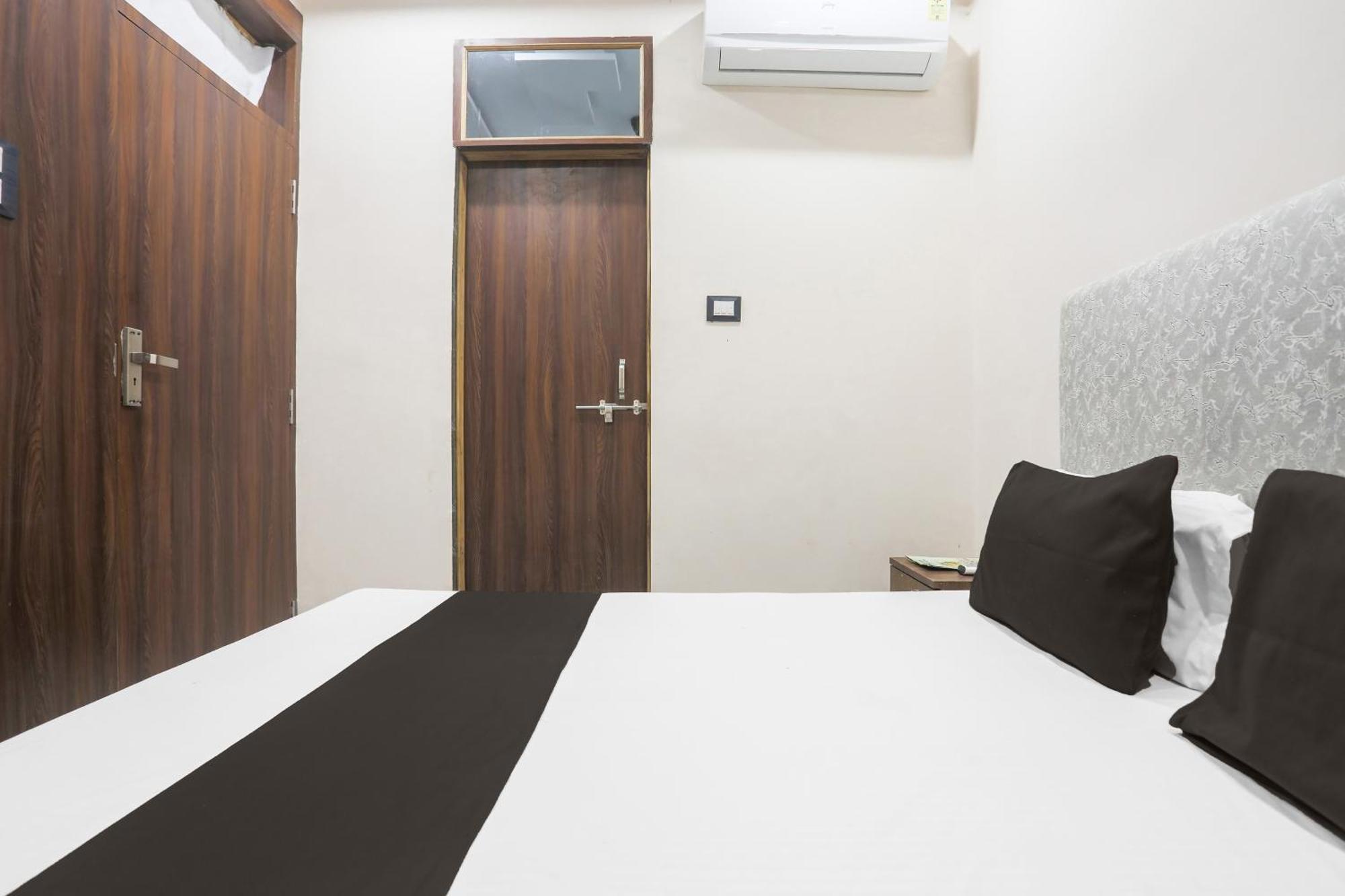 Hotel O S Grand Prayagraj Exterior foto