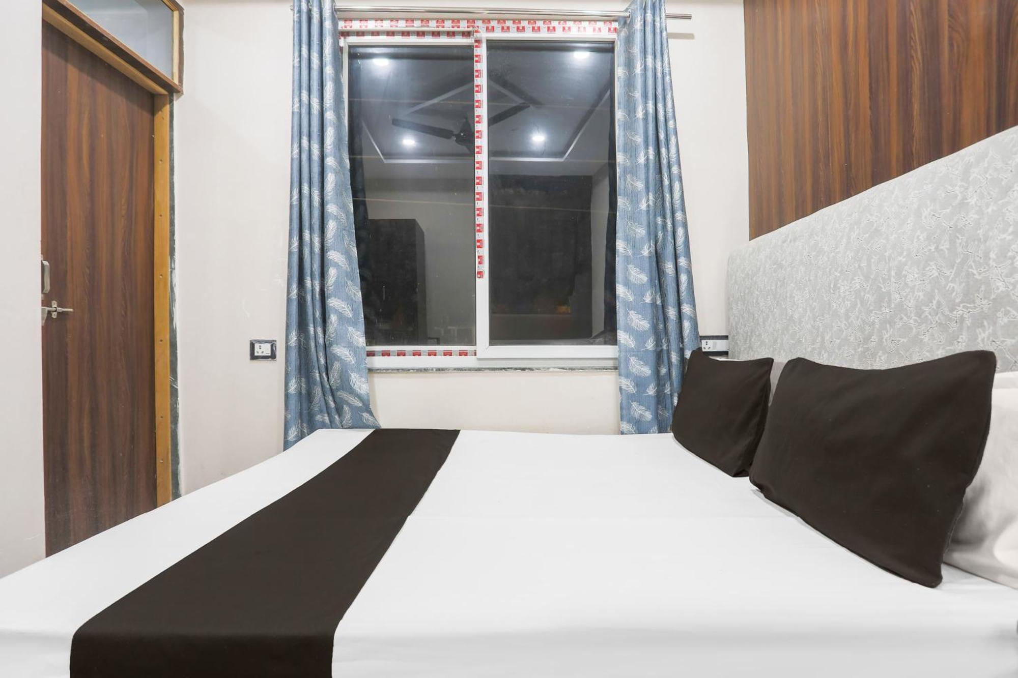 Hotel O S Grand Prayagraj Exterior foto